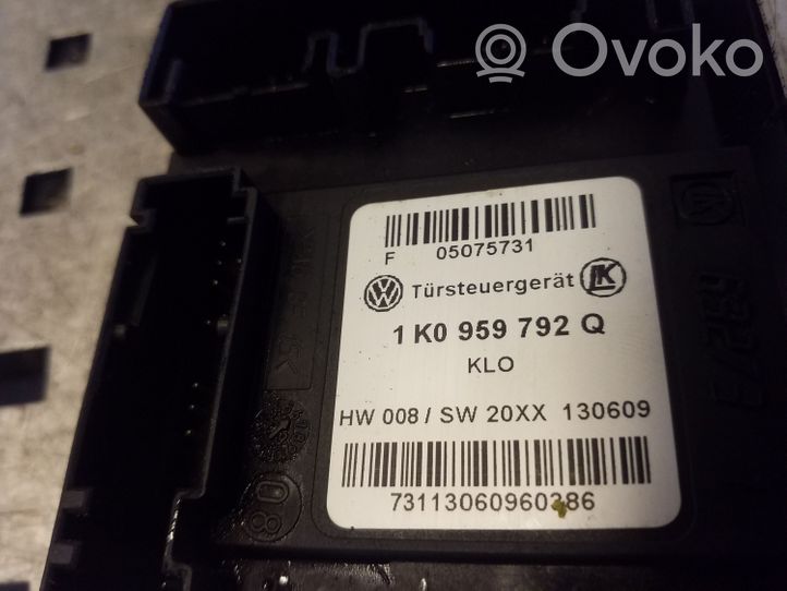 Volkswagen Tiguan Priekinis varikliukas langų pakėlėjo 1K0959792Q