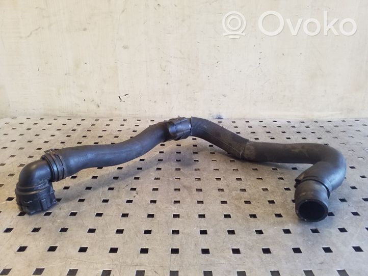 Volkswagen Tiguan Tuyau de liquide de refroidissement moteur 5N0122291A