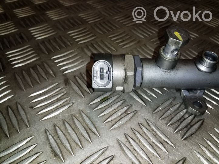 Audi A5 8T 8F Tuyau de conduite principale de carburant 059130090AJ