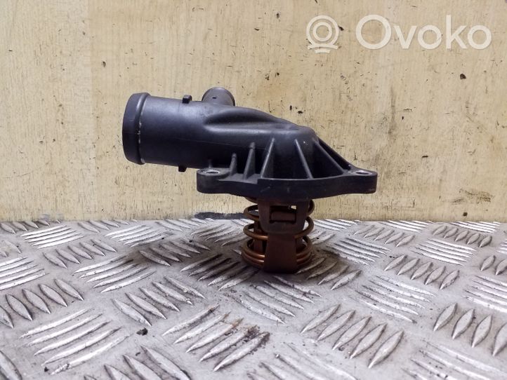 Audi A5 8T 8F Boîtier de thermostat / thermostat 059121111N