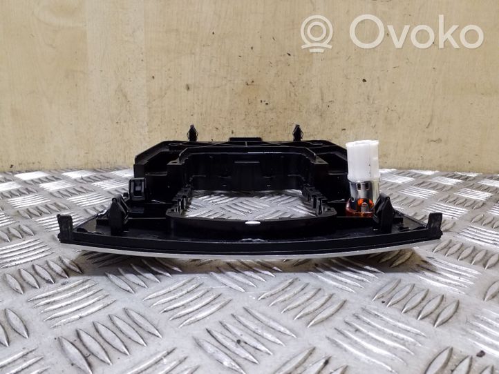 Audi Q7 4L Kita centrinė konsolės (tunelio) detalė 4L0864261