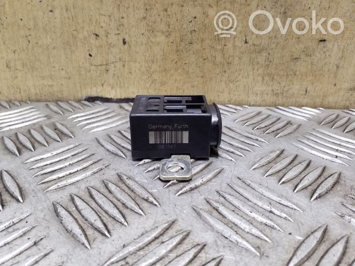 Audi Q7 4L Battery relay fuse 4F0915519