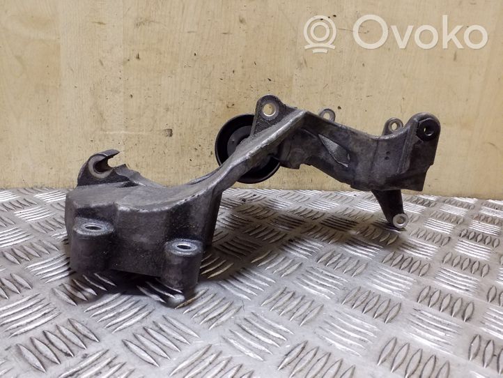 KIA Sorento Soporte del alternador 