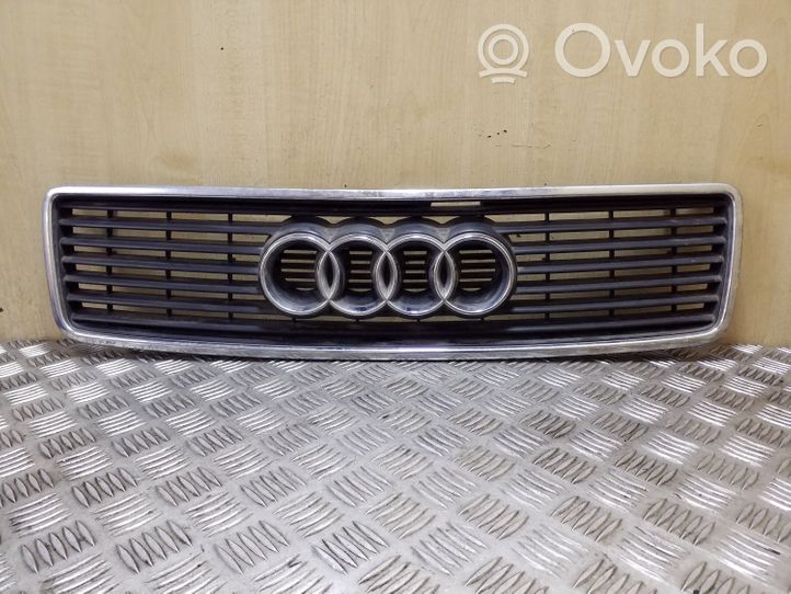 Audi 100 S4 C4 Grotelės viršutinės 4A0853651