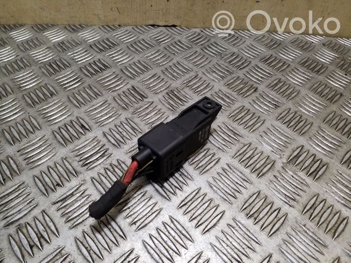 Volkswagen Crafter Glow plug pre-heat relay 0281003028