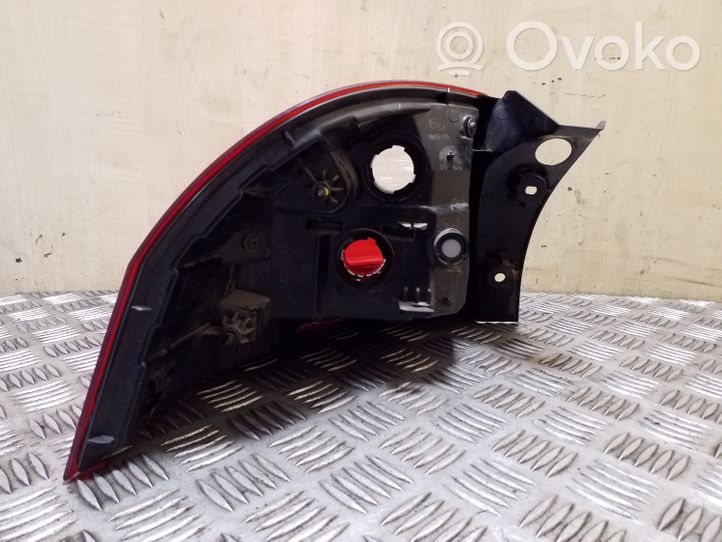 KIA Rio Lampa tylna 924021W2