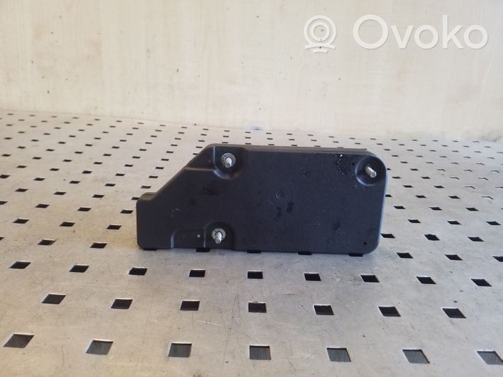 Volkswagen Eos Aerial antenna amplifier 1Q0035577