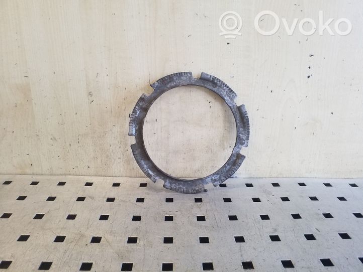 Volkswagen Eos Bague de verrouillage pour réservoir de carburant 1K0201375