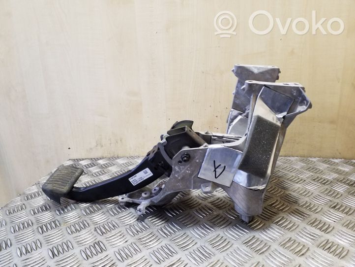 Volvo XC90 Brake pedal 31687068