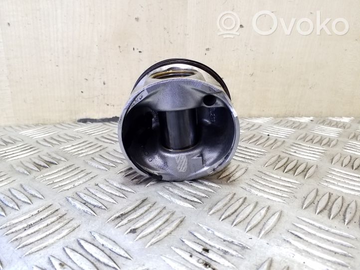 Volvo XC90 Piston 82L218