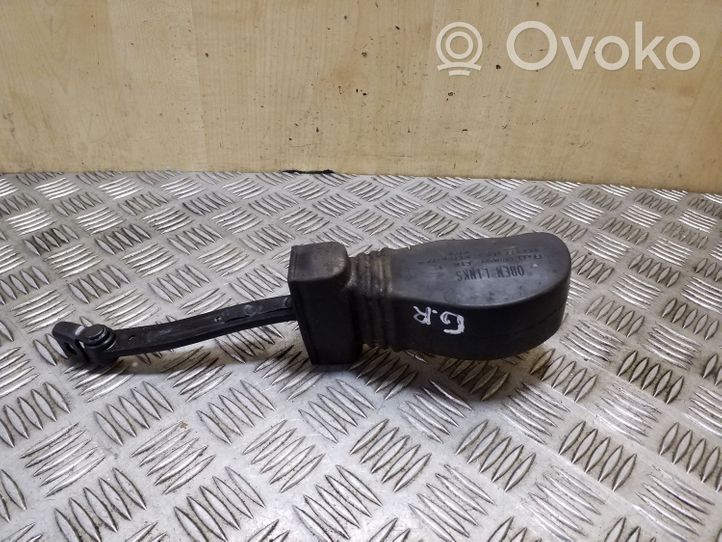 Audi Q5 SQ5 Takaoven pidätin 8R0839249C