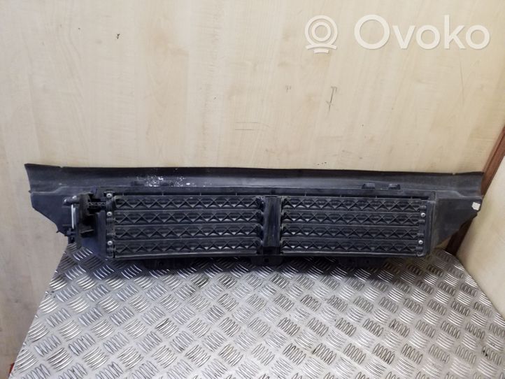 Volvo XC90 Déflecteur d'air de radiateur de refroidissement 31690409