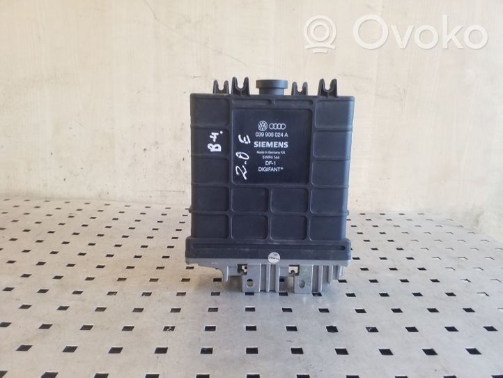 Audi 80 90 S2 B4 Engine control unit/module 039906024A