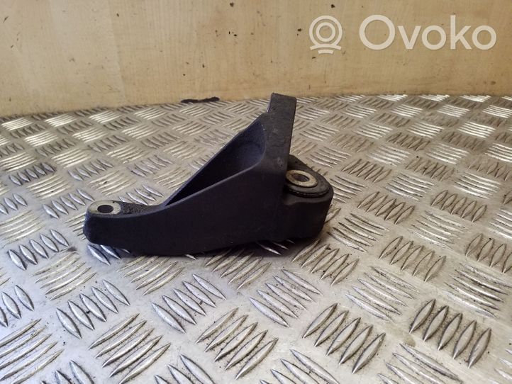 Ford Kuga I Supporto di montaggio scatola del cambio 8V416P093BA