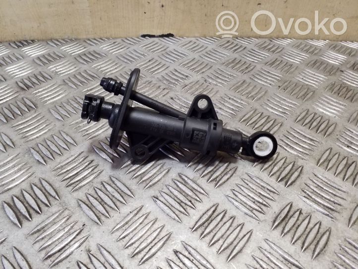 Volkswagen PASSAT B8 Clutch master cylinder 5Q0721388G