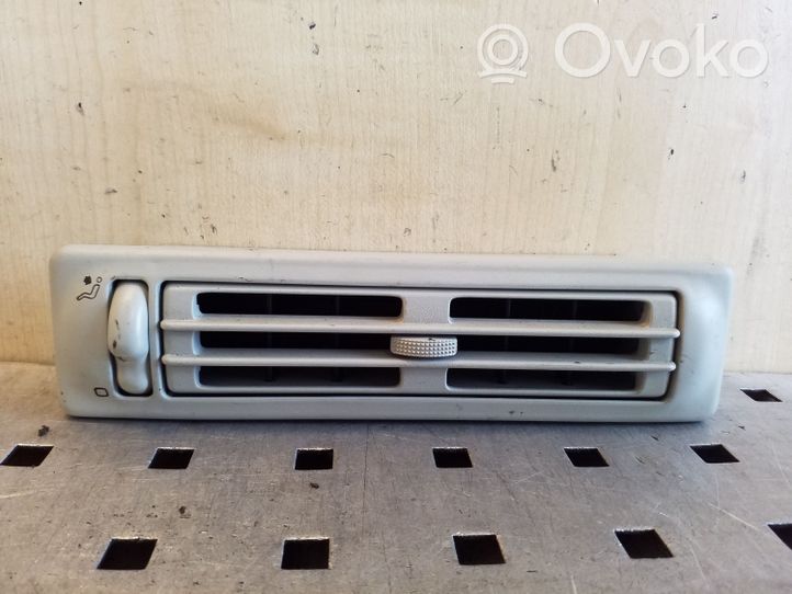 Volkswagen Multivan T4 Oro grotelės lubose 700820953