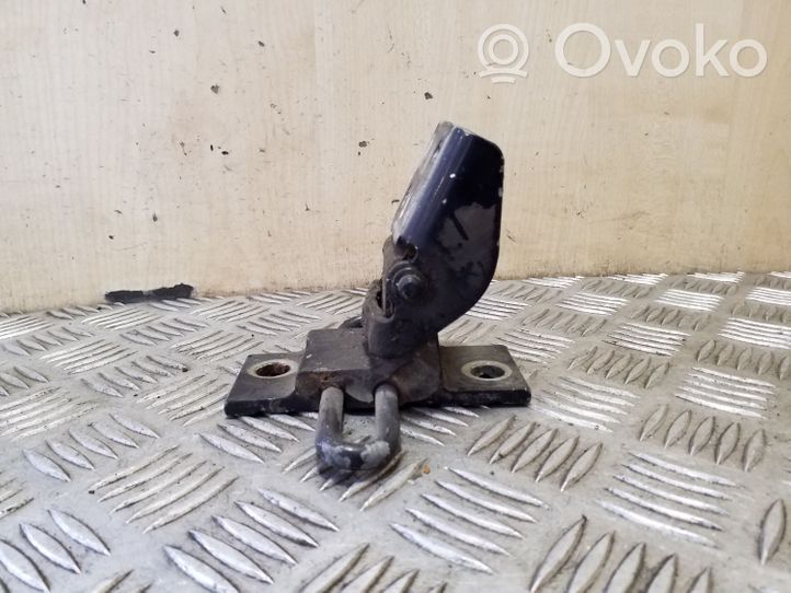 Audi A6 S6 C4 4A Cerniera inferiore della portiera anteriore 4A0831412B