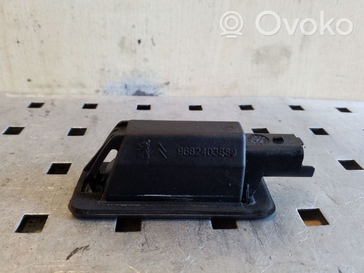 Citroen C4 Grand Picasso Lampa oświetlenia tylnej tablicy rejestracyjnej 9682403680