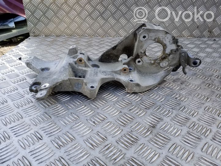 Volkswagen PASSAT CC Generator/alternator bracket 03L903143Q