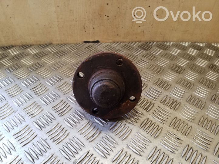 Audi 80 90 S2 B4 Rear wheel hub 