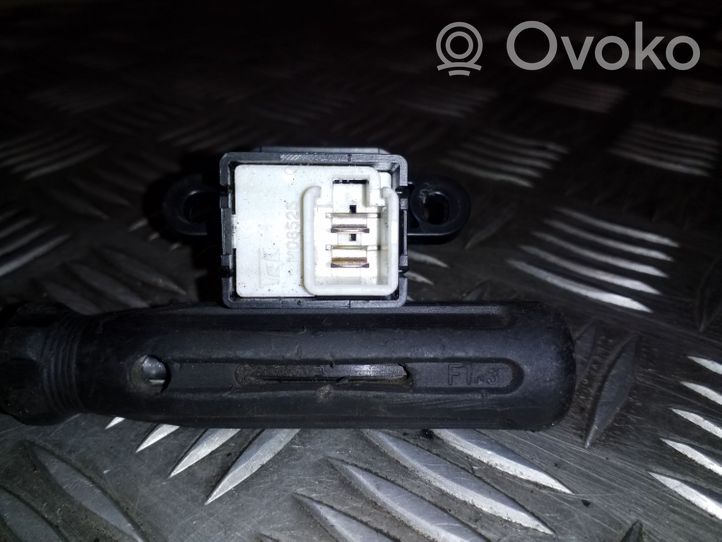 Honda CR-V Tailgate opening switch M08525