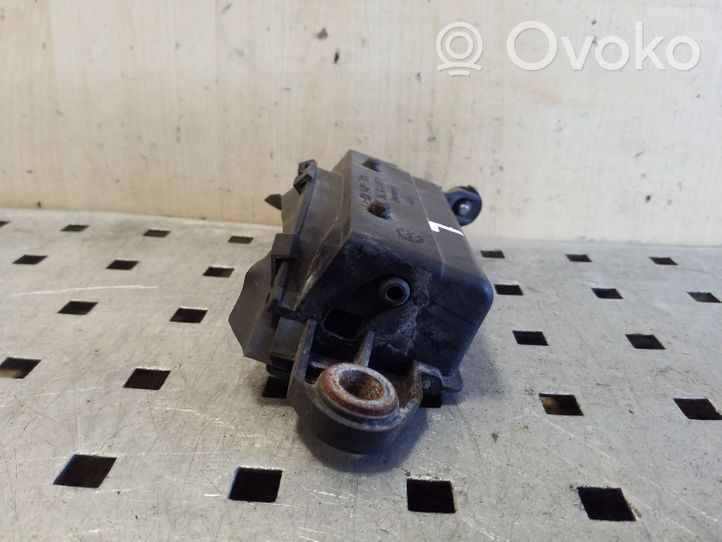 Audi 80 90 S2 B4 Takaoven ulkokahva 8A0839205D