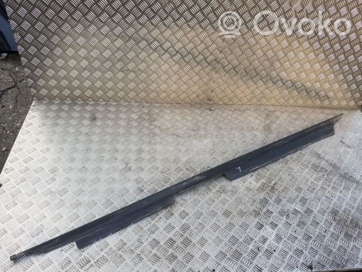 Audi 80 90 S2 B4 Etuoven kynnyksen suojalista 