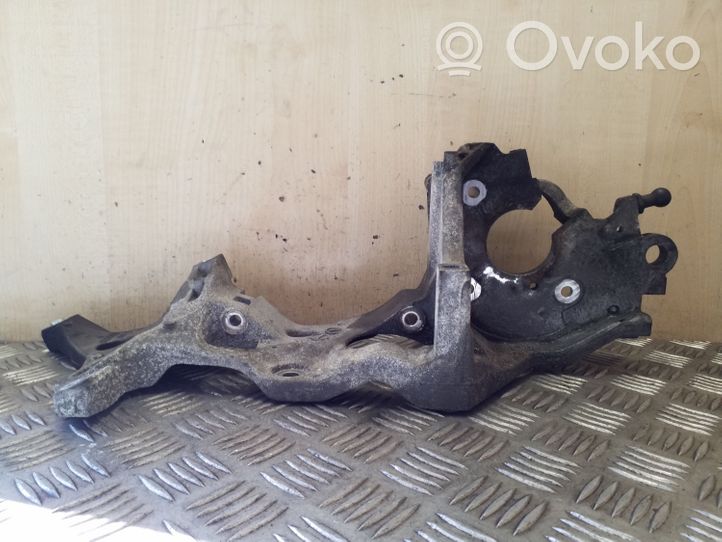 Volkswagen PASSAT B8 Generator/alternator bracket 04L903143DE