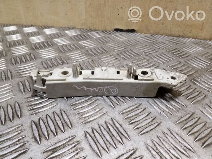 Ford Focus Staffa di rinforzo montaggio del paraurti anteriore BM5117D958A