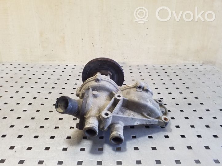 Audi A6 S6 C4 4A Pompe de circulation d'eau 037121013