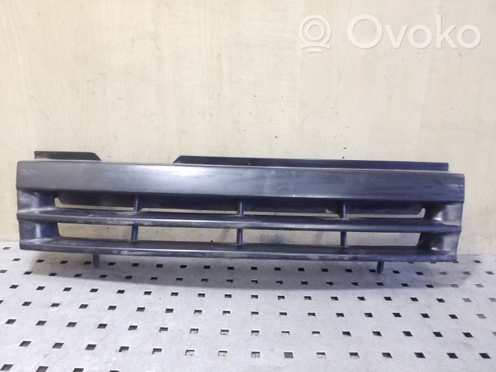 Opel Vectra A Front bumper upper radiator grill 90306686