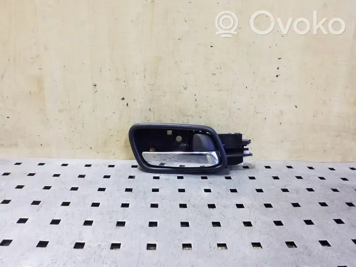 Honda CR-V Front door interior handle 