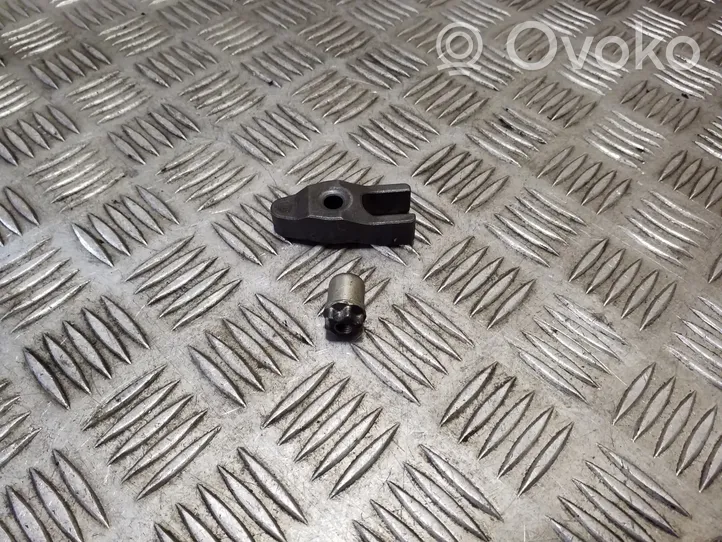 Honda CR-V Polttoaineen suihkutuksen pidike 