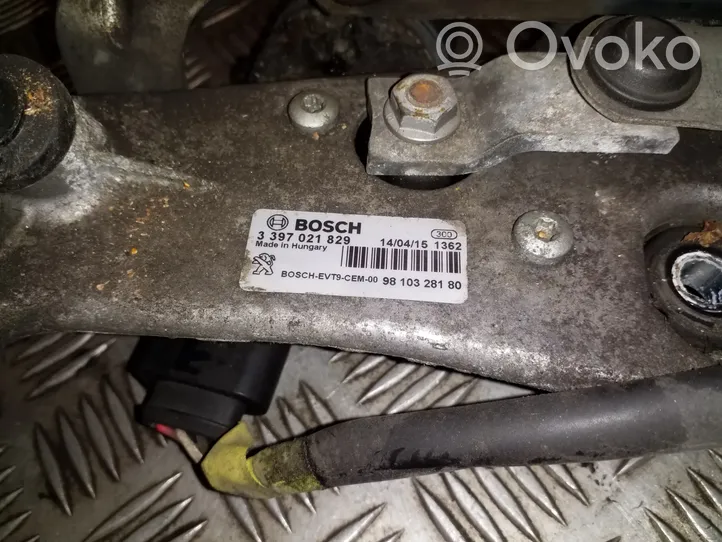 Peugeot 308 Motor y varillaje del limpiaparabrisas delantero 0390241588