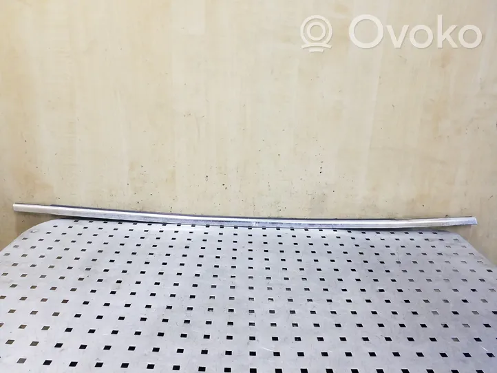 Volvo V40 Moulures des vitres de la porte avant 