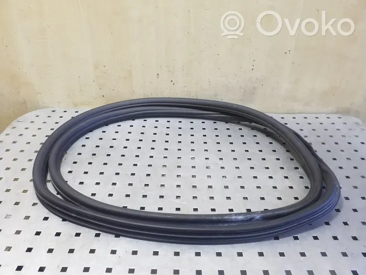 Volkswagen Touareg II Rear door rubber seal (on body) 7P0867367D