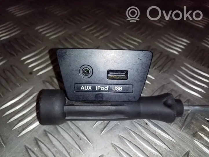 Hyundai ix35 Connettore plug in AUX 961102S500TAN