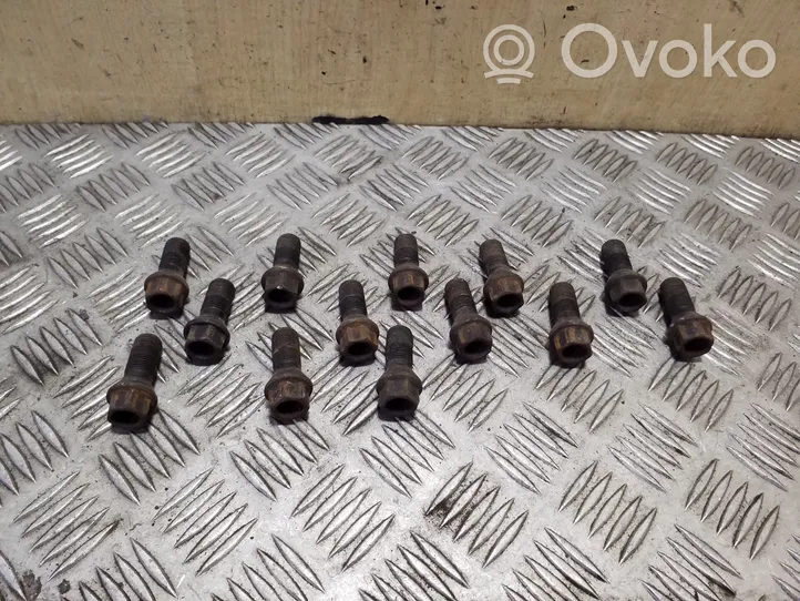 BMW 5 F10 F11 Nuts/bolts 