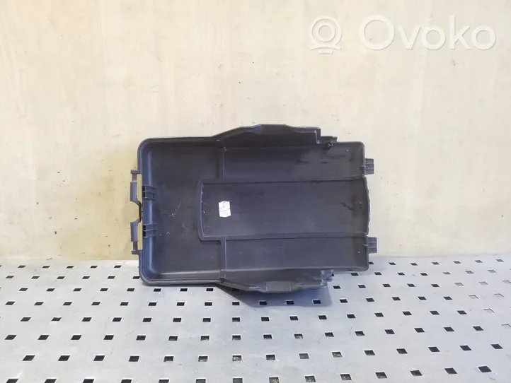 Audi A3 S3 8P Battery box tray cover/lid 3C0915443A