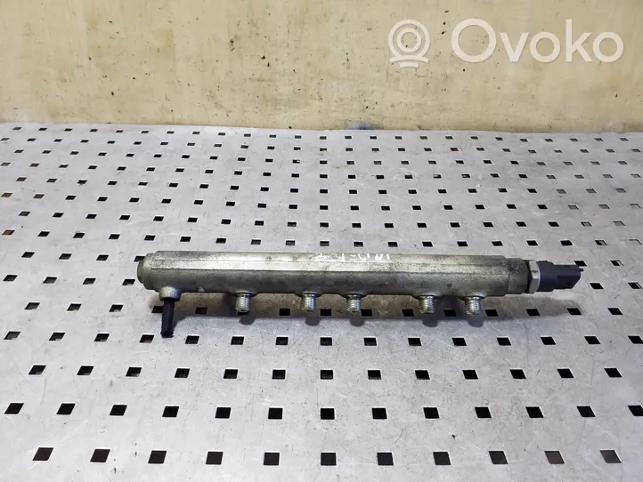 Honda CR-V Kraftstoffverteiler Einspritzleiste Verteilerrohr 1077800210