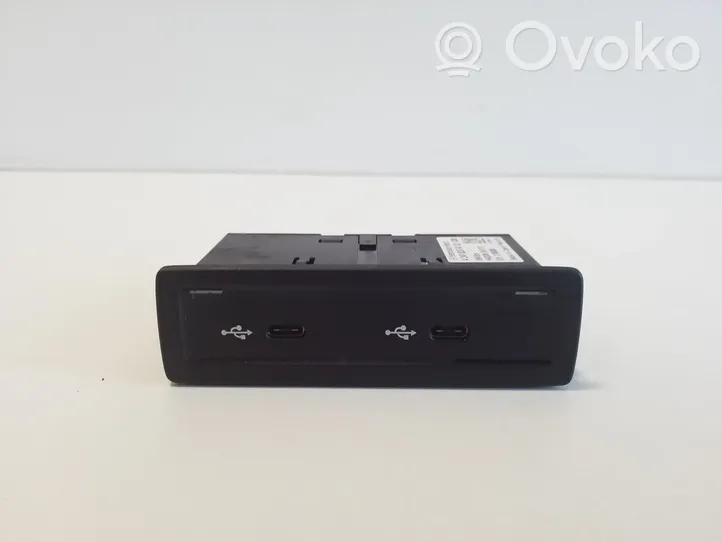 Mercedes-Benz EQB Gniazdo / Złącze USB A2478204002