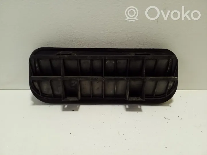 Volkswagen Transporter - Caravelle T5 Quarter panel pressure vent 7E0819181