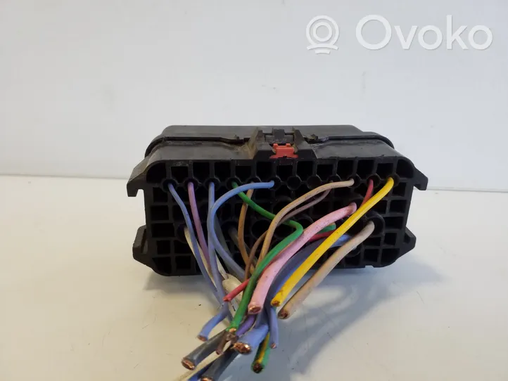 Opel Grandland X Fuse module 9820725480