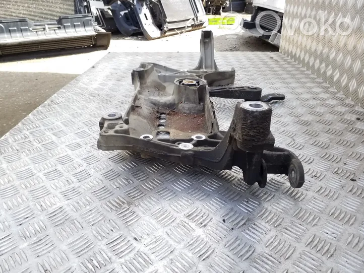 Audi Q3 8U Sottotelaio anteriore 3C0199369H