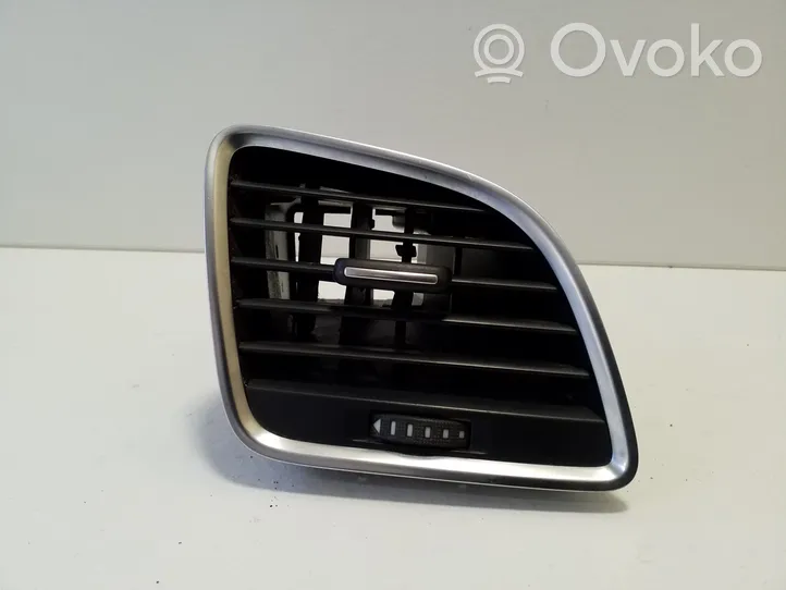 Audi Q3 8U Боковая воздушная решётка 8U2820901B