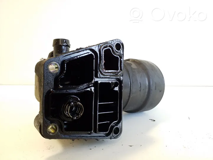 Audi Q3 8U Mocowanie / uchwyt filtra oleju 03L117021C