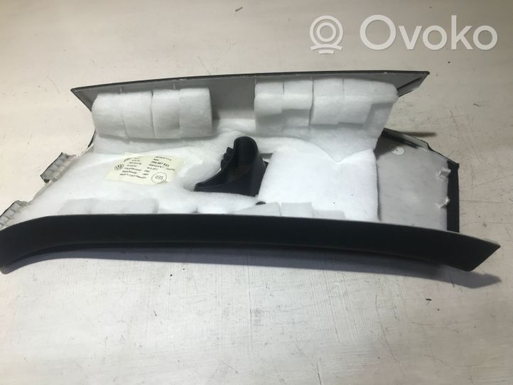 Volkswagen Touareg II Seat belt trim 7P0867823