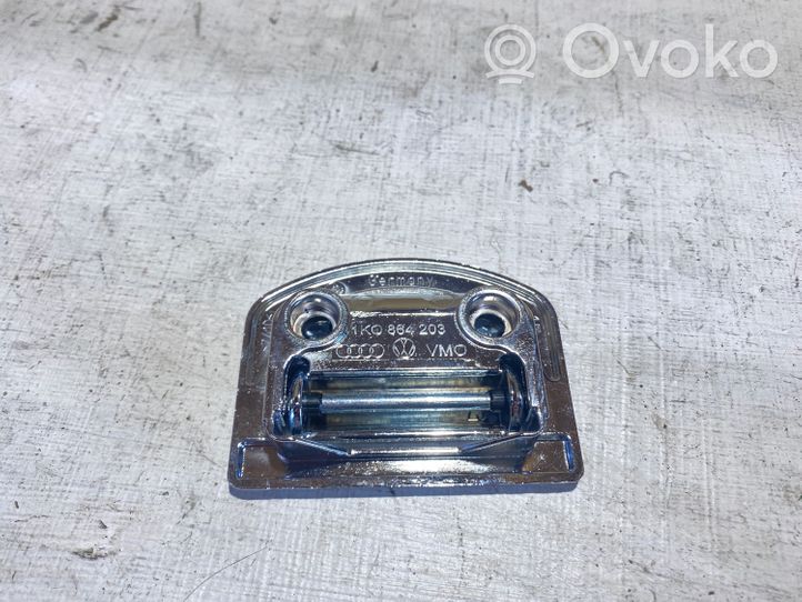 Volkswagen Touareg II Fissaggio gancio/anello 1K0864203