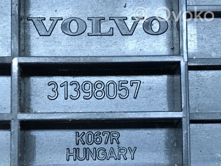 Volvo XC90 Pokrywa skrzynki bezpieczników 31398057