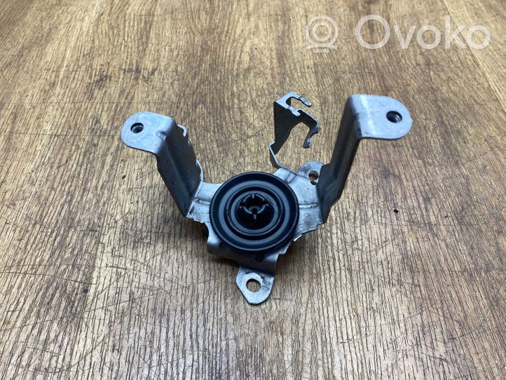 Volkswagen Touareg II Staffa/supporto di montaggio del filtro carburante 7P6127224